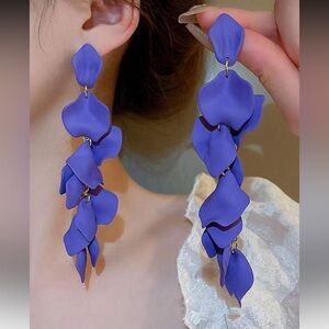 Elegant Purple Leaf Drop Earrings